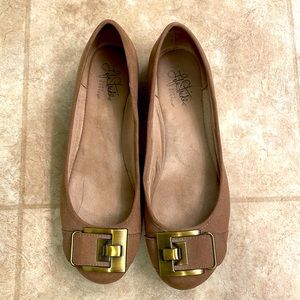 Life Stride faux suede flats
